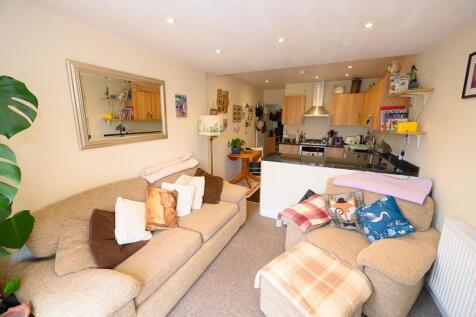 Lounge-kitchen .jpg