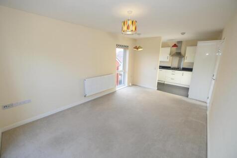 Living room pic 3.jpg