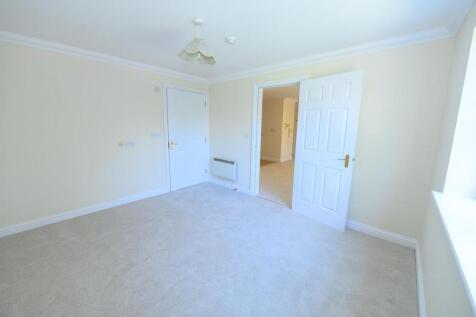 Bedroom pic 2.jpg