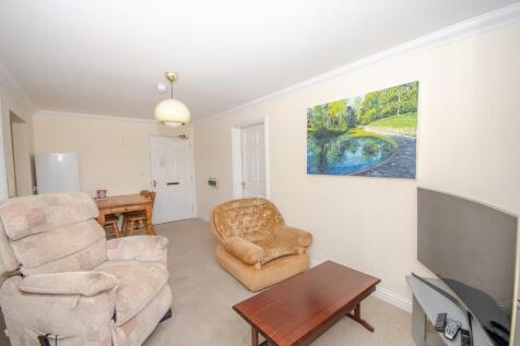 Lounge pic 3.jpg