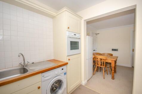Kitchen pic 2.jpg