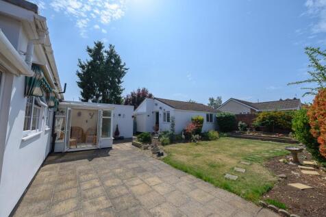 REar garden pic 3.jpg