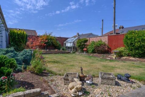 Rear garden pic 2.jpg