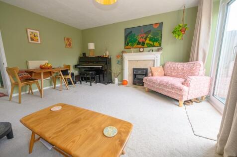 Lounge pic 5.jpg