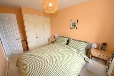 Bedroom one pic 2.jpg
