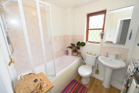 Bathroom.jpg