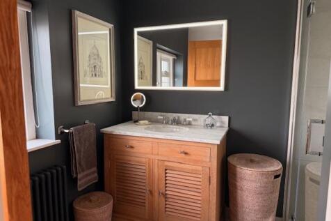 Shower room.jpg