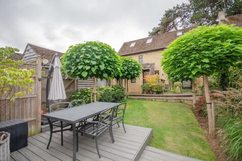 Rear garden pic 2.jpg