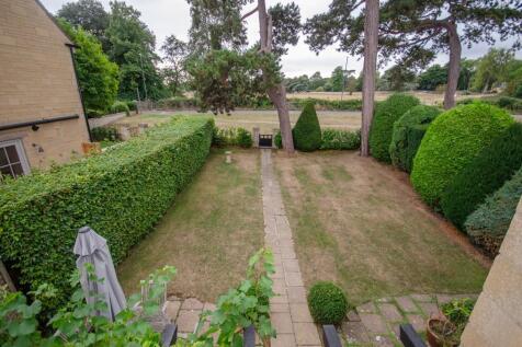 Front garden.jpg