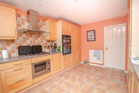 Kitchen pic 2.jpg