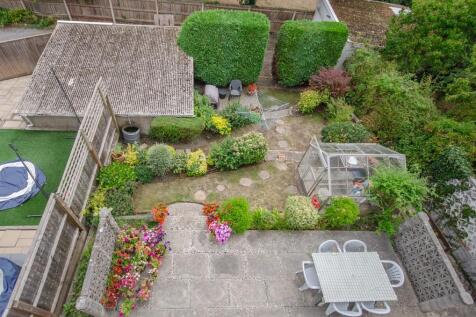 Aerial rear garden view.jpg