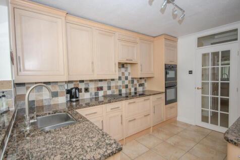 Kitchen pic 2.jpg