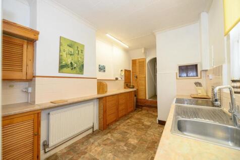 Kitchen pic 2.jpg