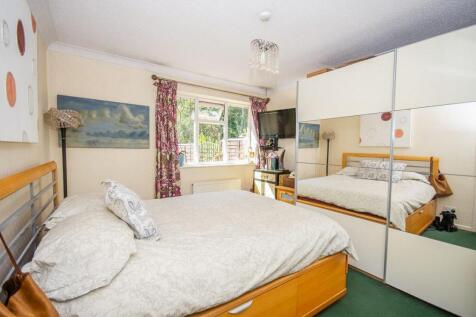 Bedroom one pic 2.jpg