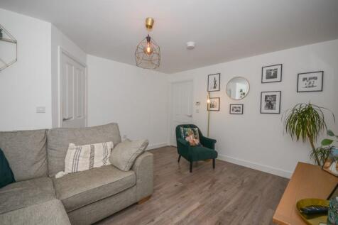 Lounge pic 2.jpg