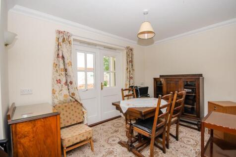 Dining area.jpg