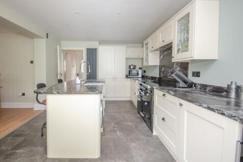 Kitchen pic 3.jpg