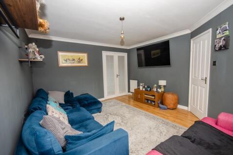 Lounge pic 2.jpg
