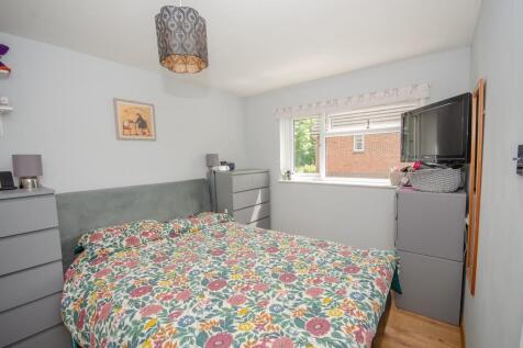 Bedroom pic 1.jpg