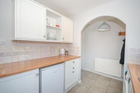 Kitchen pic 2.jpg