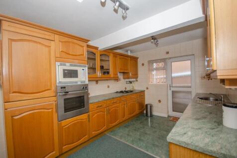 Kitchen pic 2.jpg