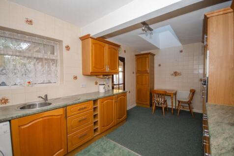 Kitchen pic 3.jpg