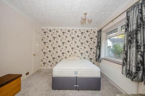 Bedroom one pic 2.jpg