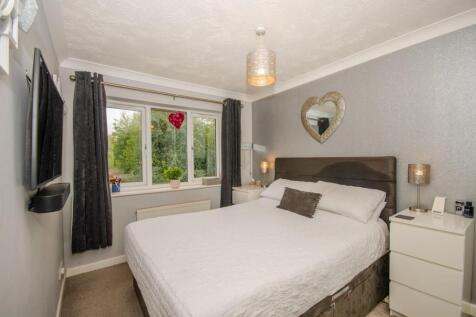 Bedroom 1.jpg