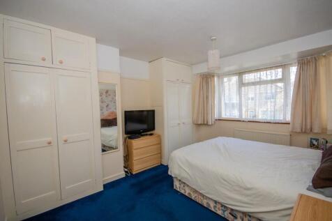 Bedroom 1.jpg