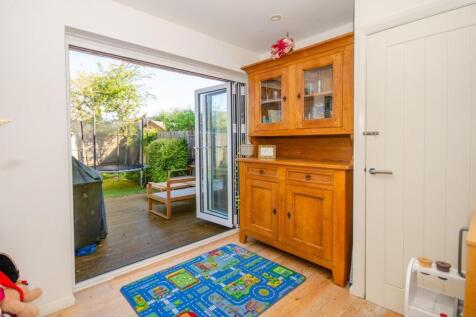 Breakfast room pic 2.jpg