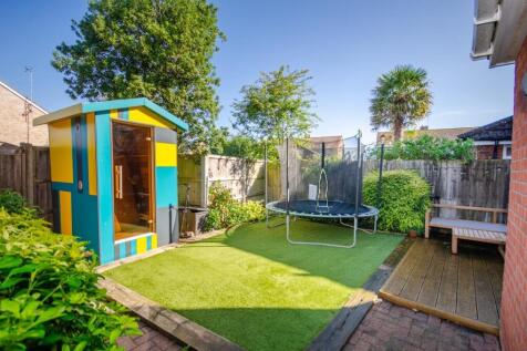 Rear garden pic 2.jpg