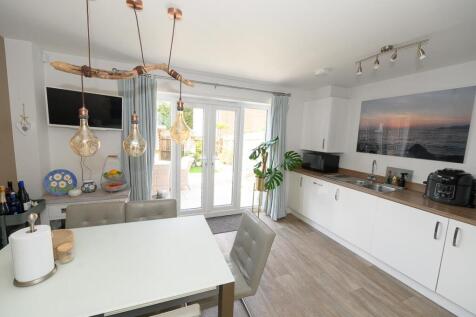 Kitchen pic 2.jpg