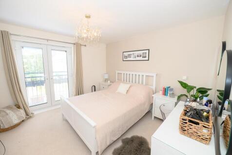 Bedroom one pic 2.jpg