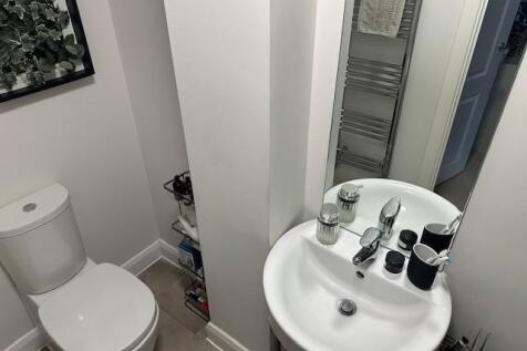 En suite pic 2.jpg