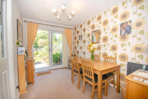 Dining area pic 2.jpg