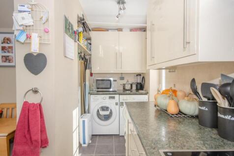 Kitchen pic 2.jpg