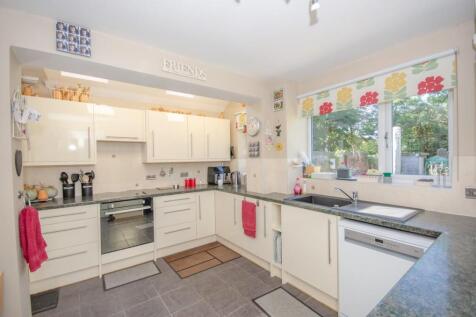 Kitchen pic 3.jpg