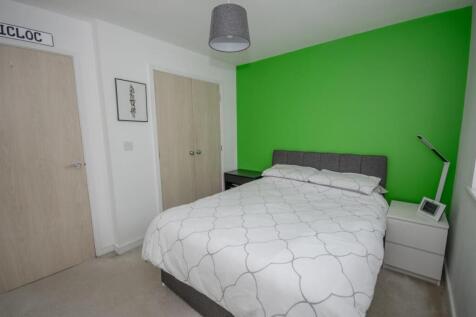 Bedroom pic 2.jpg