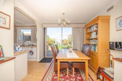 Dining area.jpg