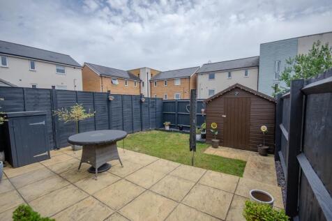 Rear garden pic 2.jpg