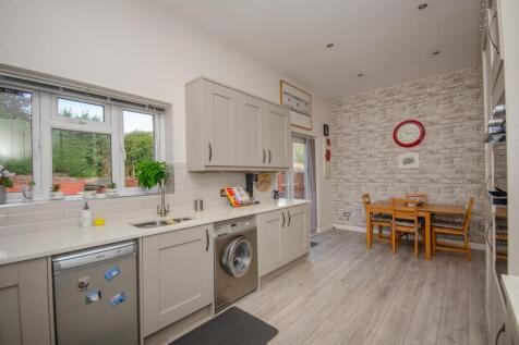 Kitchen-diner pic 3.jpg