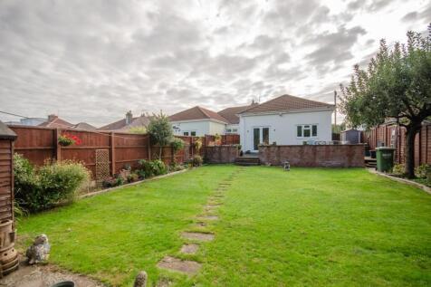 Rear garden pic 3.jpg