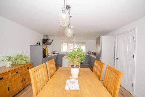 Kitchen-diner pic 2.jpg