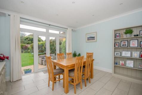 Dining area.jpg