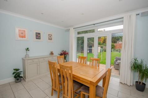 Dining room pic 2.jpg