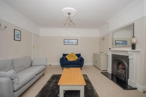 Lounge pic 2.jpg