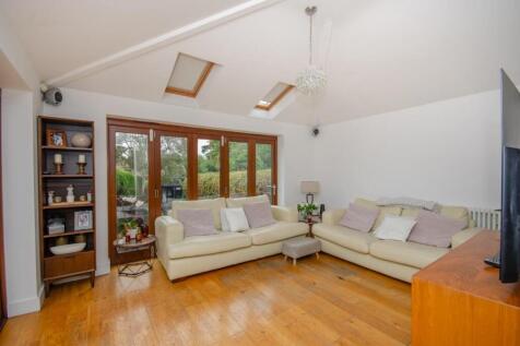 Family room.jpg