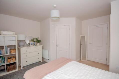 Bedroom one pic 2.jpg