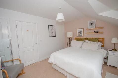 Bedroom three pic 2.jpg