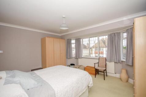 Bedroom one pic 3.jpg